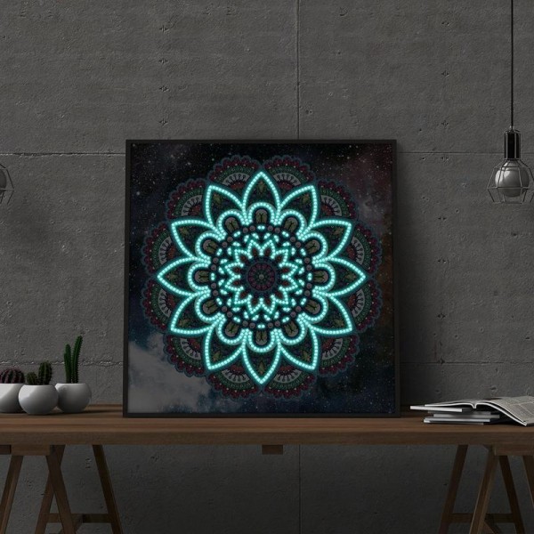 Mandala | Glow in the dark 30x30cm